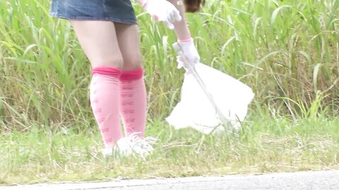 NEOS-012 Tsutomu 12 Follows A Beautiful And Righteous Little Girl Who Picks Up Trash, Sleeps With He...
