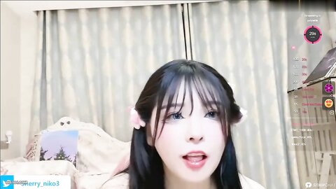 【Stripchat】可爱微胖版三上悠亚女主播「Sherry Niko」双指大力抽插蝴蝶嫩逼狂喷淫水浪叫连连