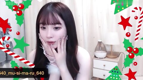【Stripchat】日本元气少女巨乳女主播「Noa O0」顶着大奶假鸡巴抽插白虎嫩穴肉穴湿润抽动喷浆，满屏骚味