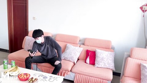 三只狼SZL-025元旦跨年夜被暗恋已久的女同学打炮