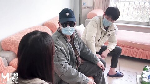 三只狼SZL-025元旦跨年夜被暗恋已久的女同学打炮