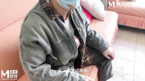 三只狼SZL-025元旦跨年夜被暗恋已久的女同学打炮