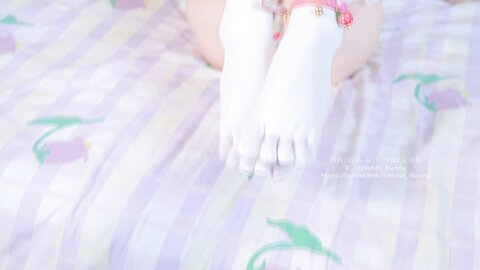 黏黏团子兔 (咬一口兔娘) - 2024年12月 诞生日限定 『兔子味蛋糕』[114P3V-2.95G]