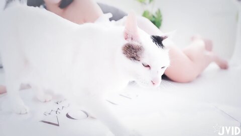 [JVID] Ruru茹茹 - 【H級豪巨乳】寄宿家中的前同事－茹茹，一早醒來就衣衫不整！豪乳在眼前晃的我頭好暈啊～～～