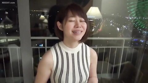 942220 色白Ｅカップ美巨乳♥アイドル級に可愛い美少女ＪＤ18歳♥これが最後？？のラブラブ生挿入＆大量生中出し♥窓際での立ちバックで膣口とアナルが白濁