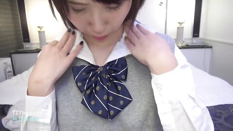  980638 完全顔出し♥アイドル級に可愛い超スレンダー色白美少女19歳がＪ♥Ｋ制服姿で生ハメ＆大量生中出し♥初めての電マ責めで秒殺アクメ♥無毛の美マンを