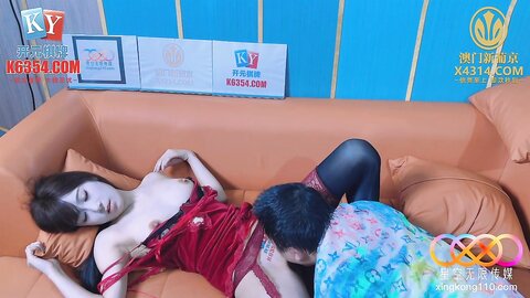 星空传媒XKKY072风骚妩媚女神在舔狗的大屌下疯狂淫叫