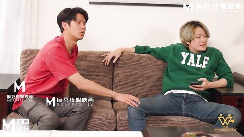 色控PH-172朋友的姐姐全裸在我面前