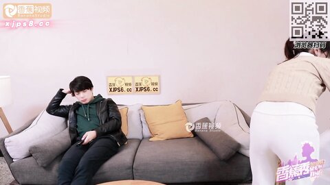 香蕉秀xjx245黑丝巨乳家政妇
