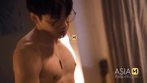 Liang Yun Fei  Naked Man