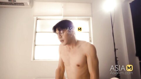 Liang Yun Fei  Naked Man