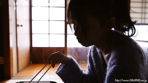 Graphis 2024-01-01 Limited Edition – Nana Miho 未歩なな New Year Special 2024