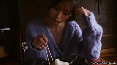 Graphis 2024-01-01 Limited Edition – Nana Miho 未歩なな New Year Special 2024