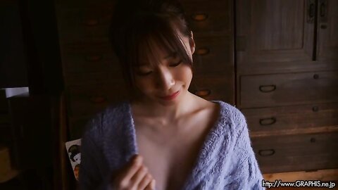 Graphis 2024-01-01 Limited Edition – Nana Miho 未歩なな New Year Special 2024