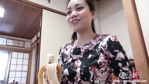 H0930 Ki220929 Ayane Koizumi 33 Years Old