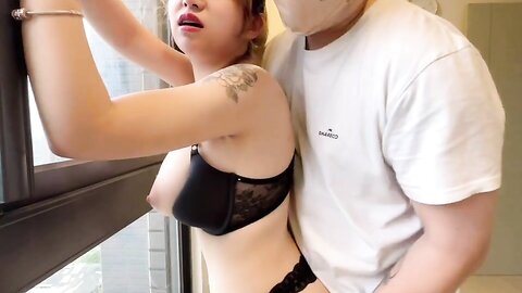 代班看护人员 丰满的双峰充满弹性柔嫩触感 剧烈高速的冲撞着她性感的胴体