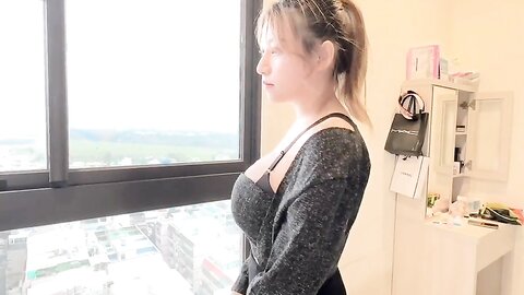 代班看护人员 丰满的双峰充满弹性柔嫩触感 剧烈高速的冲撞着她性感的胴体