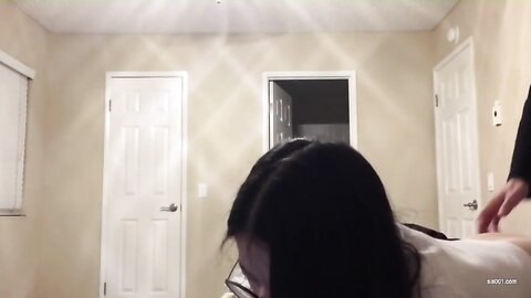 留学生情侣性爱自拍，这种销魂性爱才是享受①！女留学生被男友舔小穴舔的受不了操的捂着嘴不敢大声叫最后口爆颜射一脸