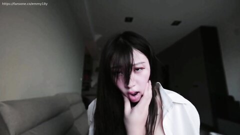 雪白巨乳家庭教师 被玩弄到留出白浆