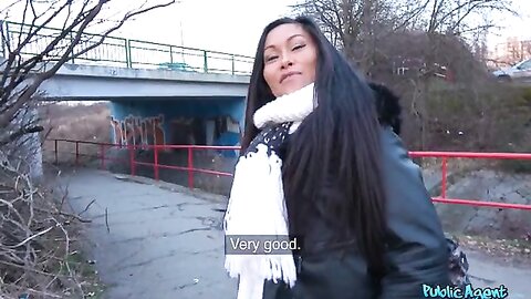 Suzie Q Hot Thai In Gas Station Toilet Fuck