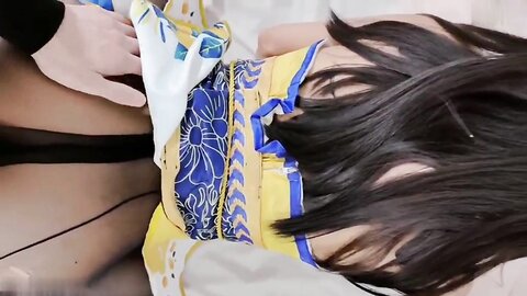 极品Coser漫展时被聚光灯围绕，漫展后被约到酒店挨操，软软的呻吟让人欲罢不能