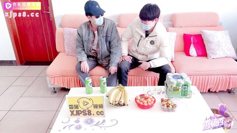 香蕉秀xjx257过年回家和浪骚发小打响新年第一炮