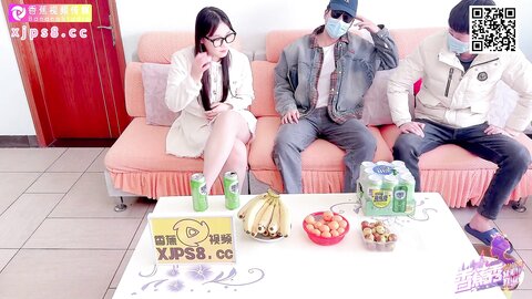 香蕉秀xjx257过年回家和浪骚发小打响新年第一炮