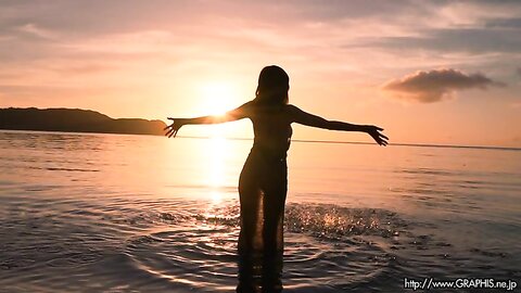 Graphis Gals – JULIA Majesty Clip 4