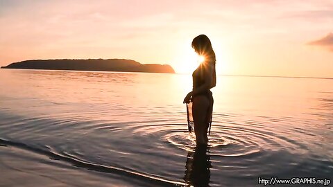 Graphis Gals – JULIA Majesty Clip 4