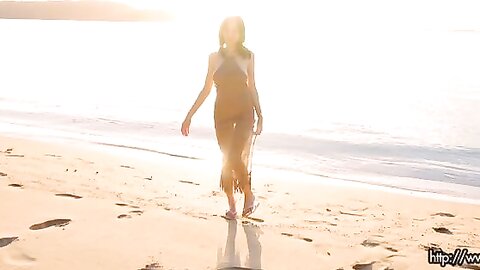 Graphis Gals – JULIA Majesty Clip 4