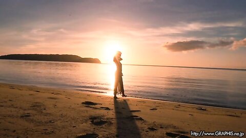 Graphis Gals – JULIA Majesty Clip 4