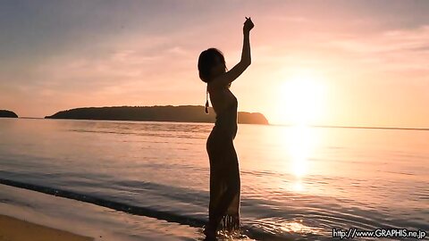 Graphis Gals – JULIA Majesty Clip 4