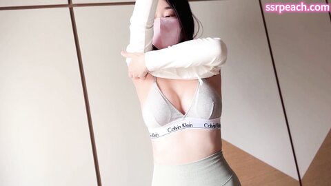 【Ssrpeach】台湾清华大学外文系臀后健身教练「Ellie」Of剧情私拍 性感女私人健身教练上门教学被猥亵无套后入
