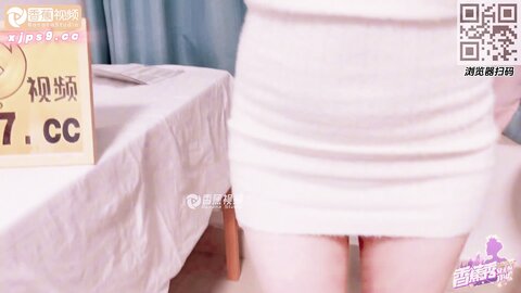 香蕉秀xjx262极品美腿女老师帮学生解决生理需求