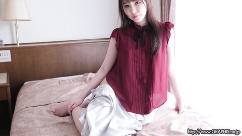 Graphis AUTUMN SPECIAL 2024 Jun Kasui 香水じゅん – Perfume Clip 5
