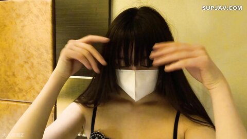 4633775 50% OFF![Amateur first time shooting]****zynxzjo* Hazuki (18) 173 cm 58 kg model body chibi`s first Nakadashi. She was nervous at first, but when I took my time with her, she came continuously.