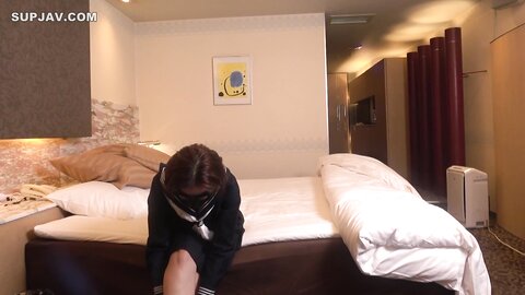 4640635 50% OFF ! moitié prix jusqu`au 16 mars [Non, complètement amateur]****zynxzjo* 52 ans, belle MILF, baisée à vif à l`hôtel ! Elle est en marinière et son cul est si mignon qu`elle fait tressaillir son