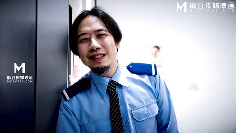 MD-0342保全与柜姐的肛交直播