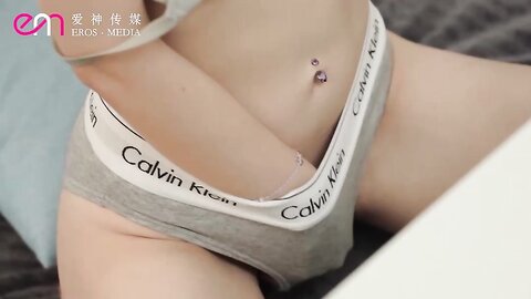 蜜桃影像EMX077和猫耳女友视讯聊色