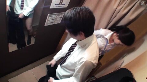 Exposing The Lower Half Of Your Body In The Cloth Shop Assistant In A Narrow Space 2