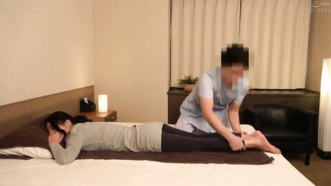 When I Pulled Down The Pants Of A Milf Client During A Massage To Give Her A Halfassed
