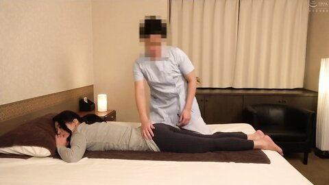When I Pulled Down The Pants Of A Milf Client During A Massage To Give Her A Halfassed