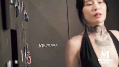 Md0148 The Wretched Man Hiding In The Gym Chinese Hmade Porn By Model Media Asia