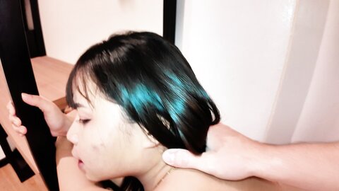 19 Year Old Happily Creampied After Dinner Date