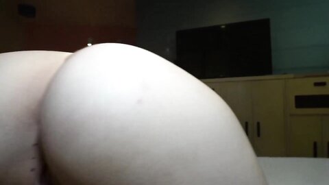 3163852 The excitement never cools down thanks to a natural M temperament that cannot be concealed