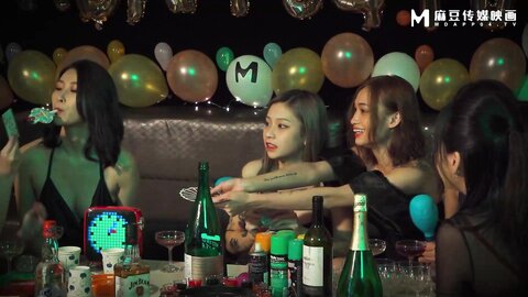 淫行KTVMDWP-0033婚前淫欢杂交夜-赵晓涵