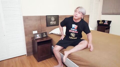 蜜桃传媒PMC361女儿沦为爸爸性玩物