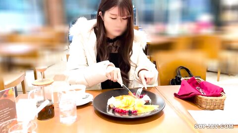 3158366 Hakedori Nakadashi Successfully called up the prettiest married woman in the shop brought by fat mama