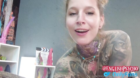 【人妖伪娘控狂喜】Tscd、亚裔、网黄猎手洋屌炮王「英国疯子」把纹身鼻钉的白虎御姐真女约到郊外小屋，直接无套内射