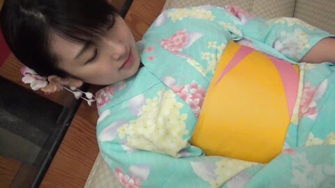 934375 処女喪失から約１年…色白清楚Ｓ級美少女19歳が艶かしい浴衣姿での生ハメで発情生中出し懇願♥処女膜が残るピンクの膣口から本気汁を垂らしてチンポと精液をおねだり